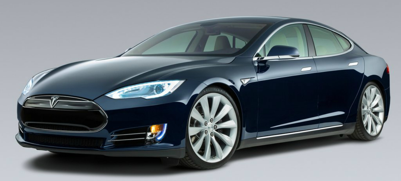 Tesla самый популярный электромобиль в России
