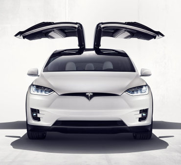 Tesla официально представила кроссовер Model X
