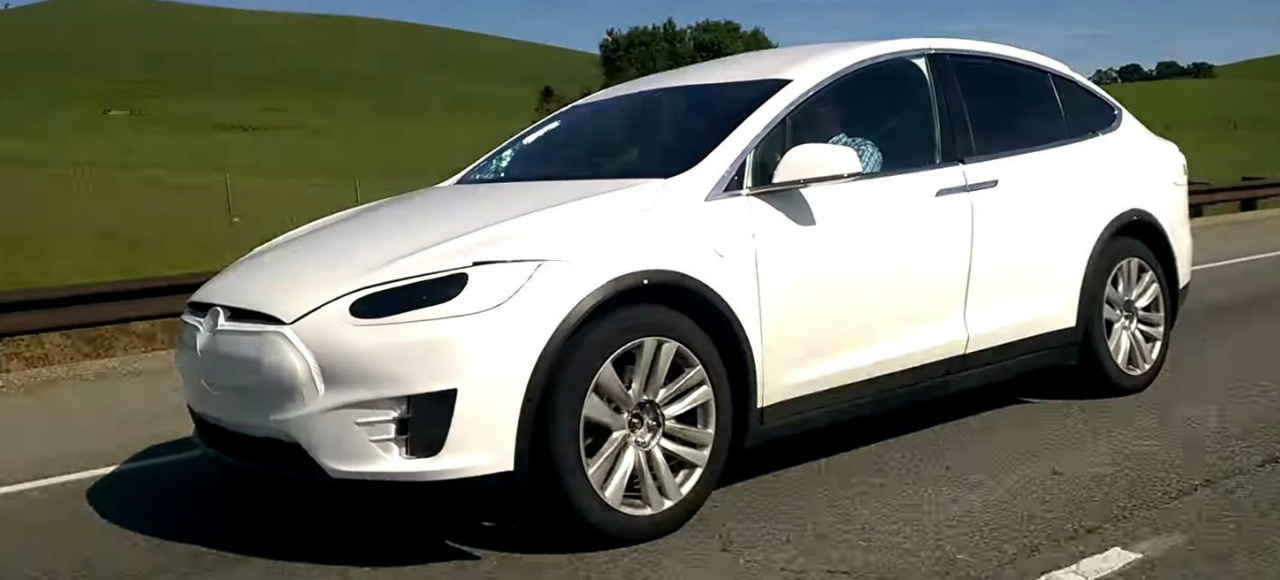Tesla начнет продавать кроссовер Model X уже летом