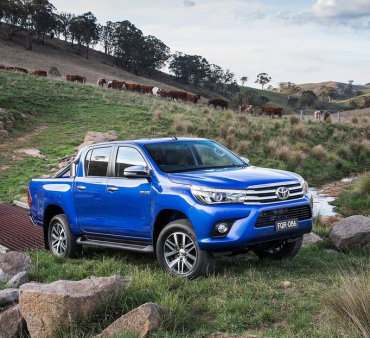 Пикап Toyota Hilux подешевел при смене поколений