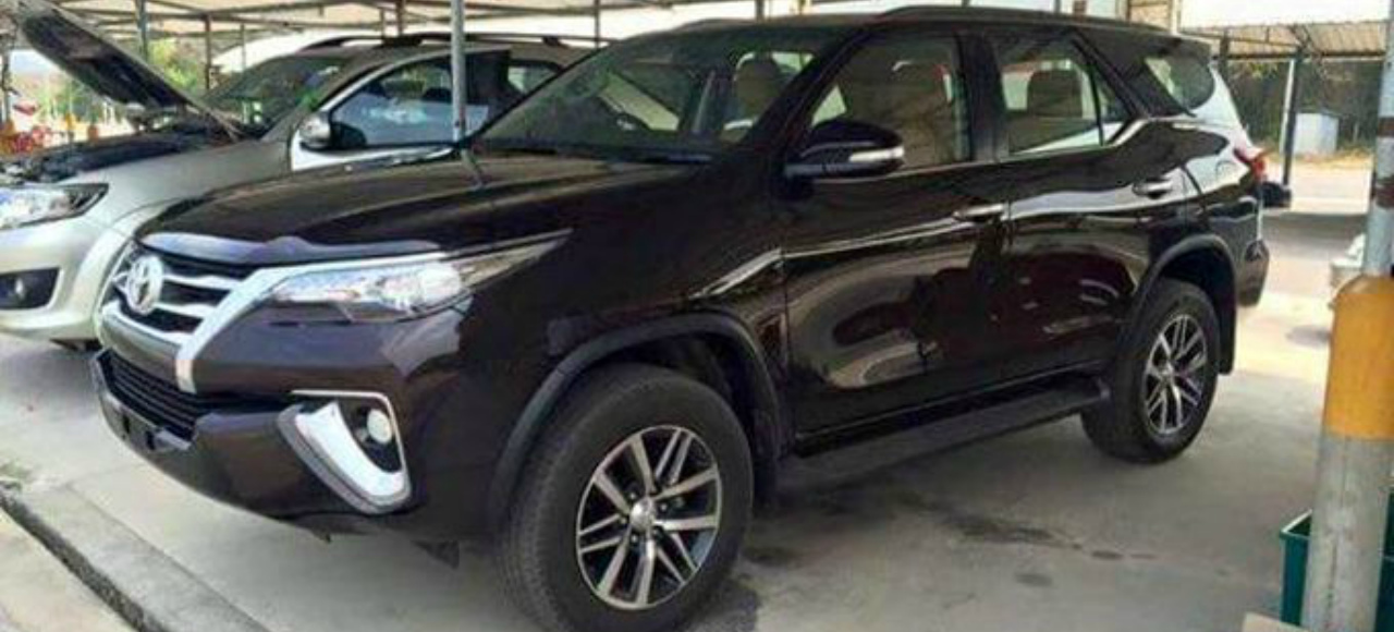 Обновленный Toyota Fortuner сфотографировали без камуфляжа