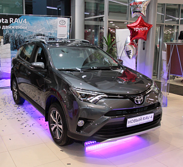 Обновленная Toyota RAV4 «доехала» до Петербурга
