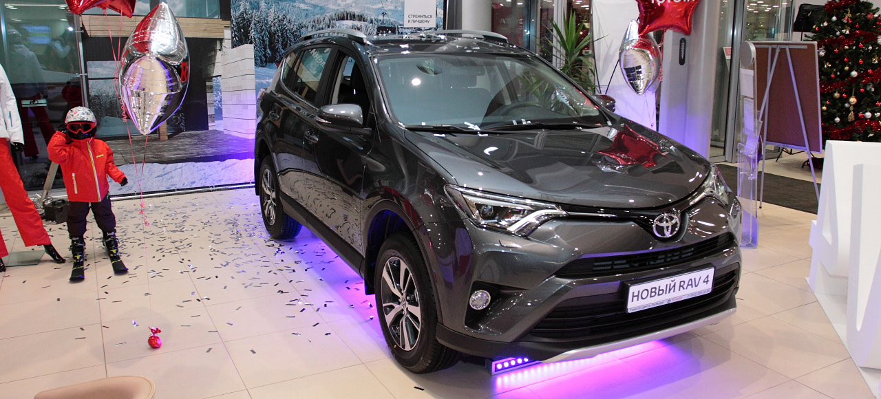 Обновленная Toyota RAV4 «доехала» до Петербурга