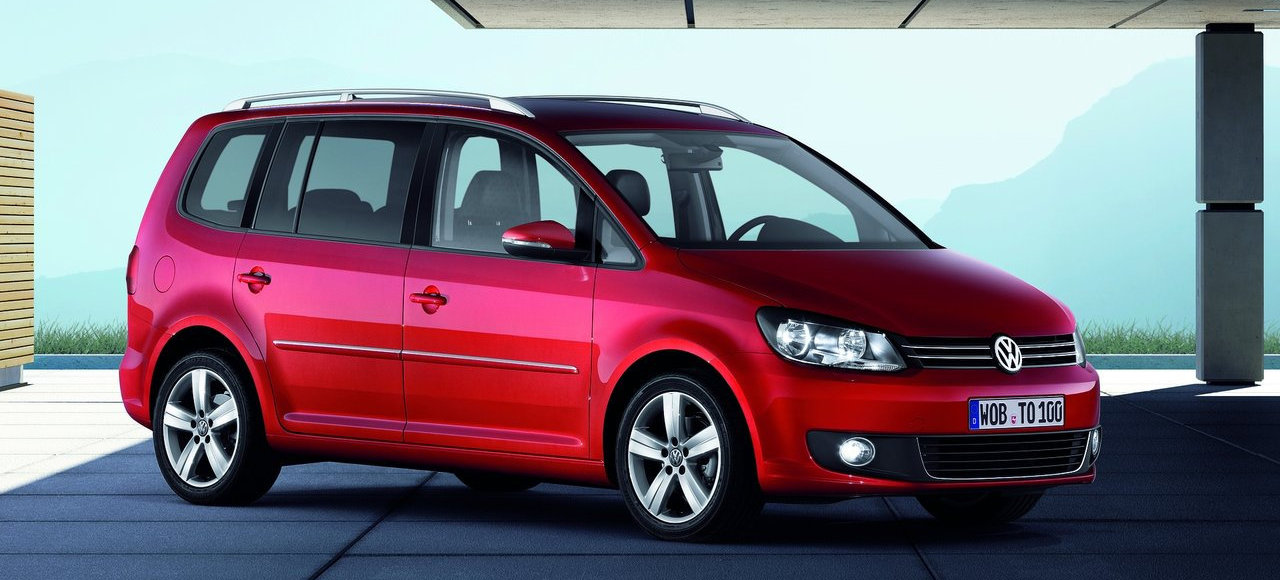 Volkswagen приостановил продажи Touran в России