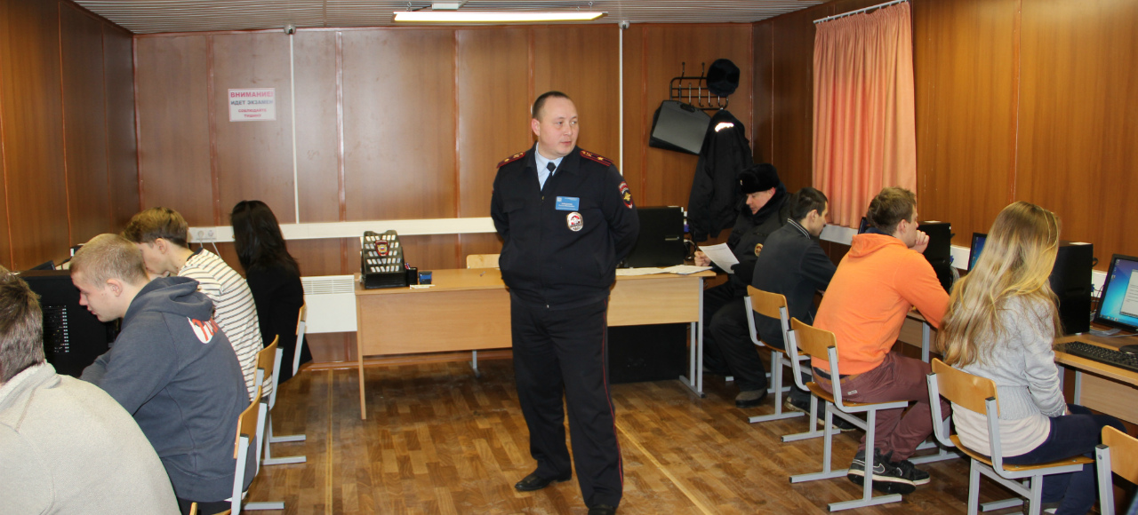 Водители такси и маршруток будут сдавать экзамены каждые 5лет