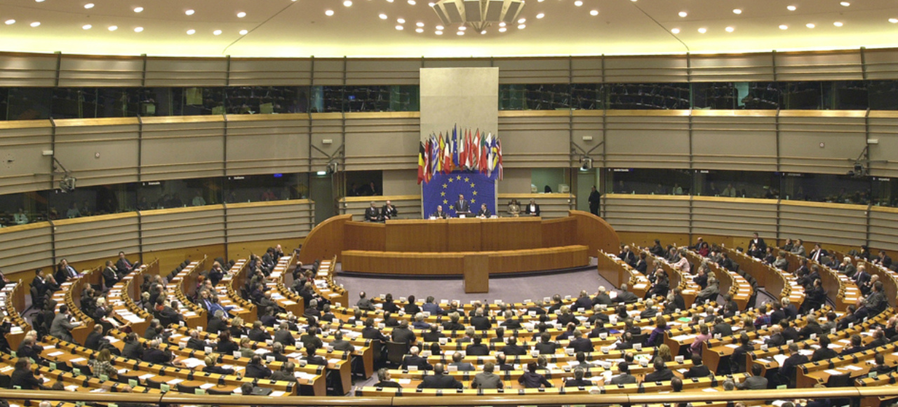 В Европе введут обязательную установку системы оповещения при ДТП