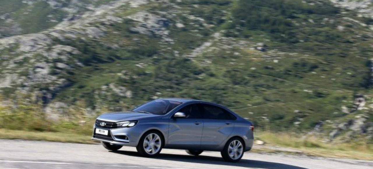 На АвтоВАЗ определились с ценами Lada Vesta и XRAY