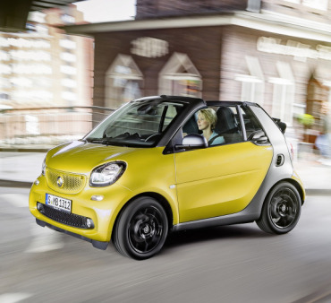 Новый smart fortwo cabrio едет во Франкфурт