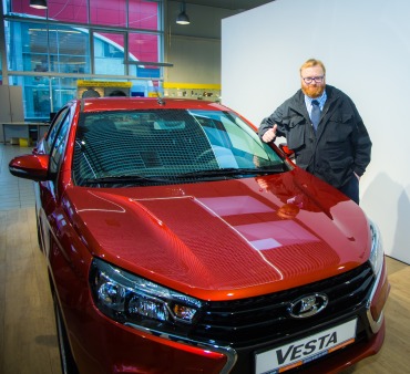 Депутат Милонов займется продвижением Lada Vesta