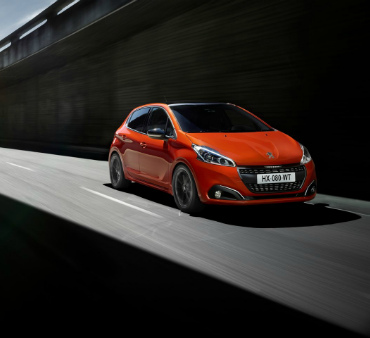 Компания Peugeot начала продажи обновленного 208