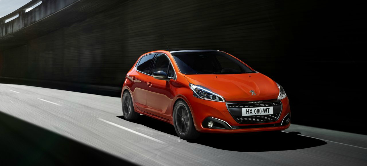 Компания Peugeot начала продажи обновленного 208