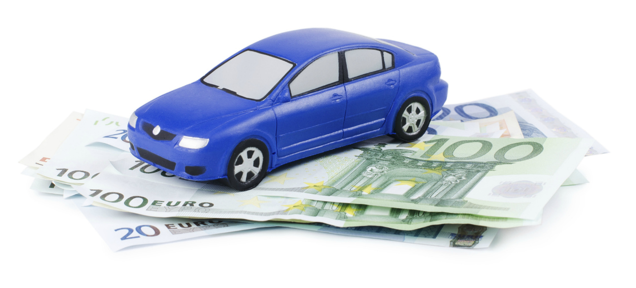 Сразу два банка объявили о приостановке выдачи автокредитов