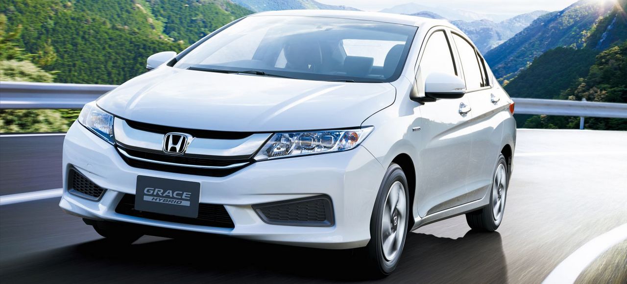 Сегодня Honda представила новый Grace