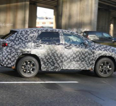 Новый Lexus RX покажут весной