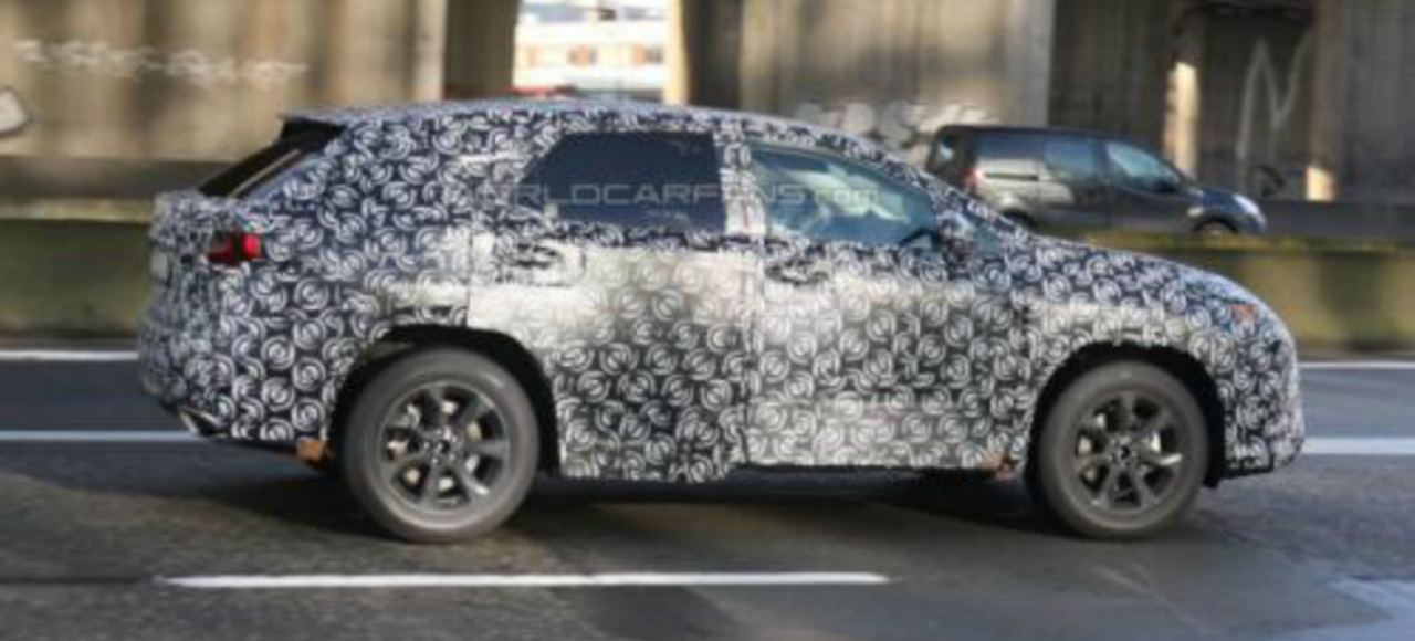 Новый Lexus RX покажут весной