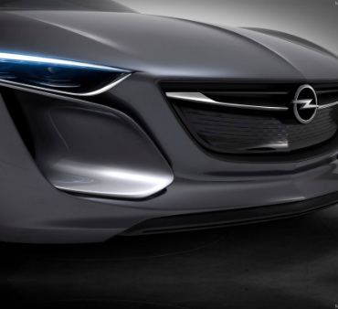 Opel будет оснащать автомобили умными фарами