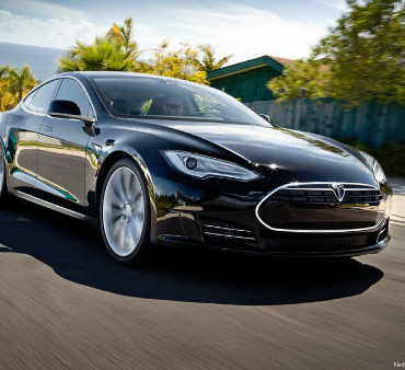 У Tesla будет автоматическая система подзарядки