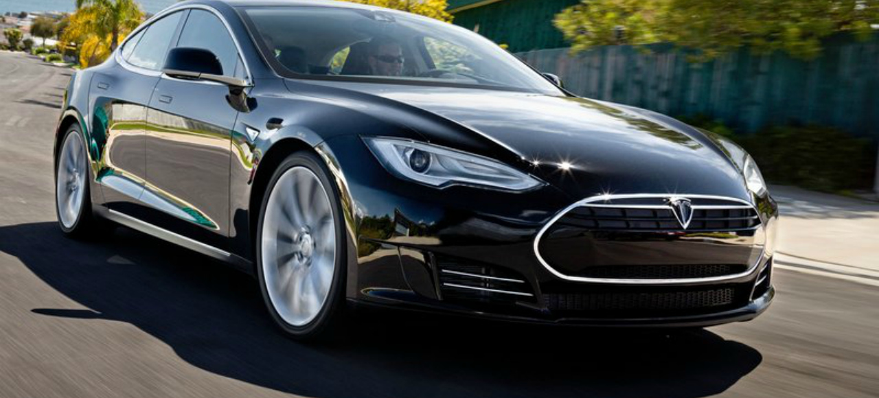 У Tesla будет автоматическая система подзарядки