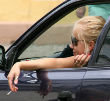 За рулем запретят курить