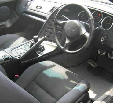 Общественники просят разрешить обучение на праворульных автомобилях