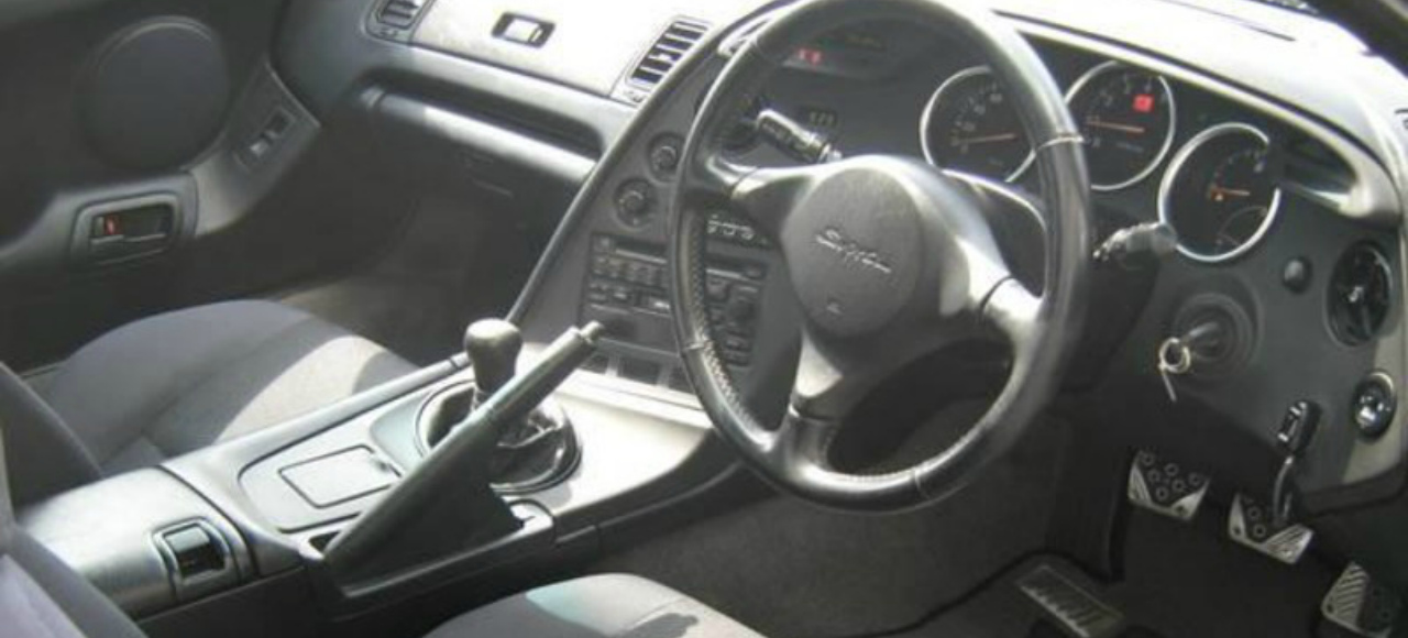 Общественники просят разрешить обучение на праворульных автомобилях