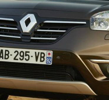 Renault приостанавливает производство