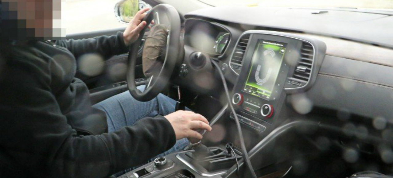 Салон Renault Laguna будет напоминать Tesla