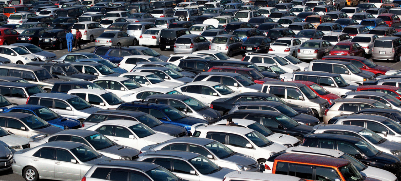 Автодилеры в России сворачивают свою деятельность