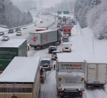 МЧС помогает водителям на дорогах
