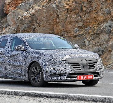 Renault раскрыла имя нового бизнес-седана