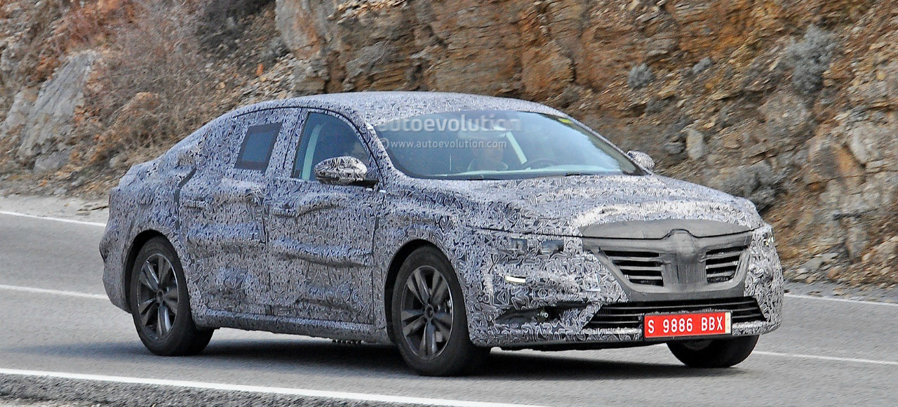 Renault раскрыла имя нового бизнес-седана