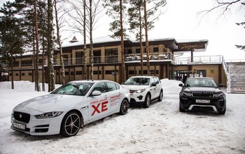 Jaguar устроил для своих клиентов заезды на хаски