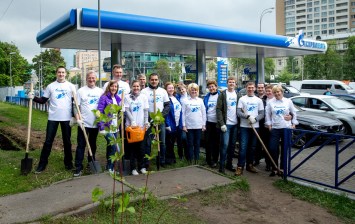 Волонтеры «Газпромнефти» приняли участие в экологической акции «Зеленая весна»