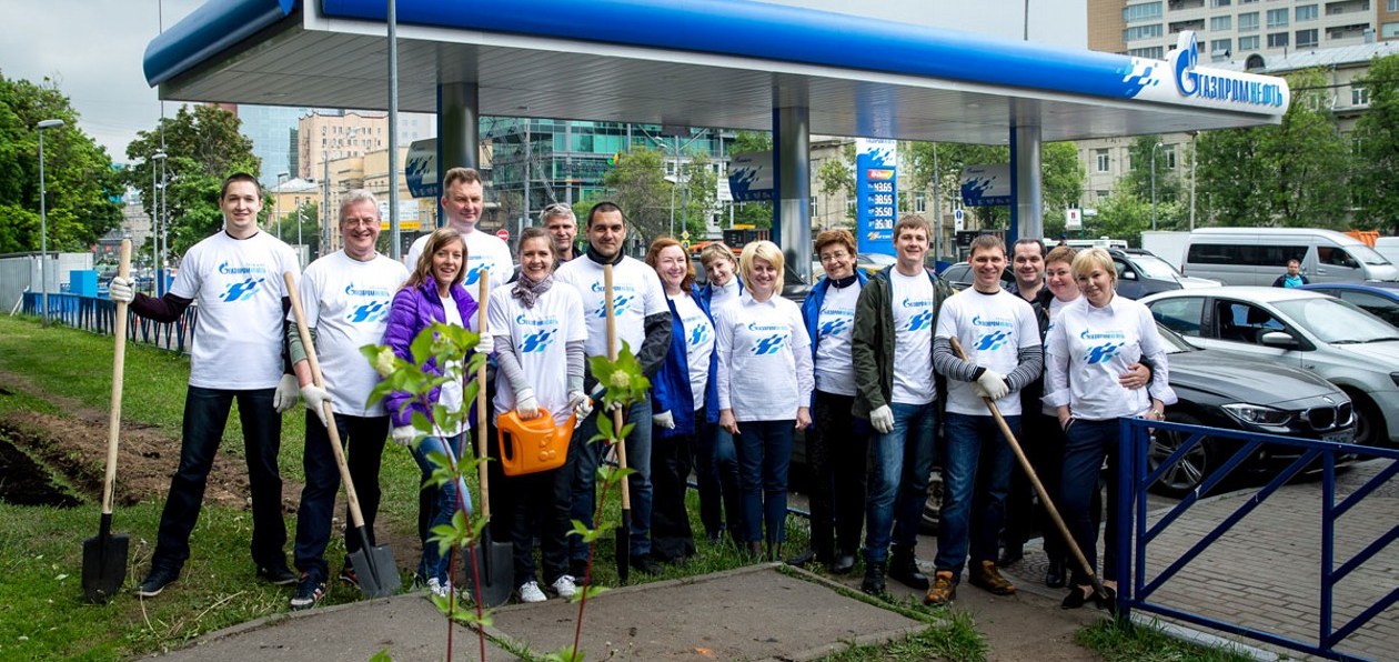 Волонтеры «Газпромнефти» приняли участие в экологической акции «Зеленая весна»