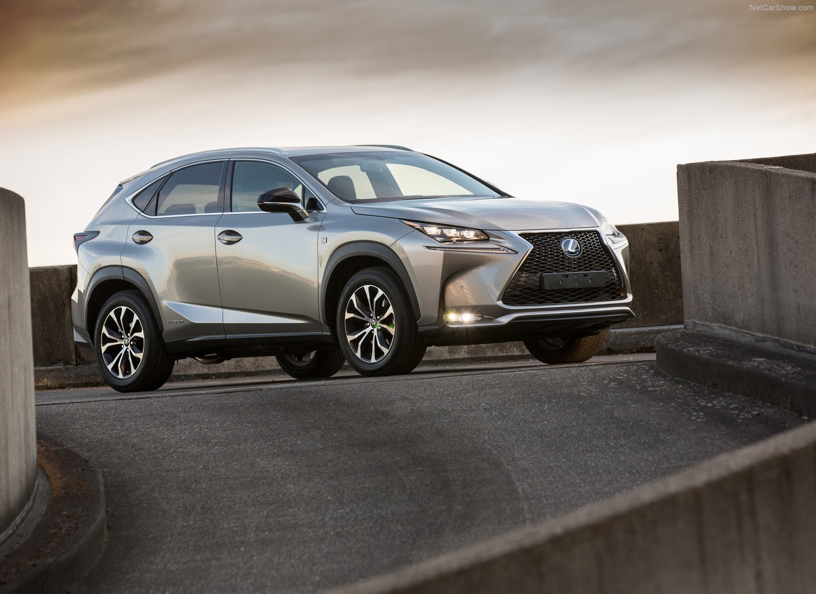 Lexus объявляет июньские скидки