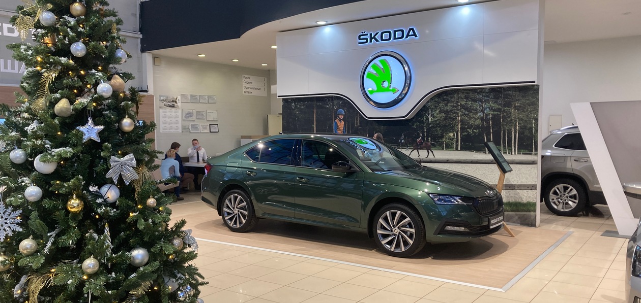 «Авто Премиум» предлагает модели Skoda синего цвета по спеццене