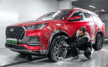 Chery Tiggo 8 Pro e+ можно зарядить и помыть всего за 1 рубль