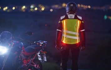 Osram и Held выпустили подсвечивающуюся мотоэкипировку