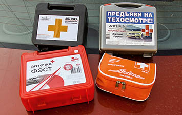 ГОСТ или не ГОСТ: выбираем автомобильную аптечку за 180, 270, 330 и 415 рублей