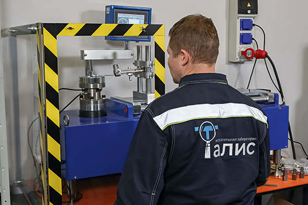 Тест наборов комбинированных ключей: проверяем на прочность и коррозию