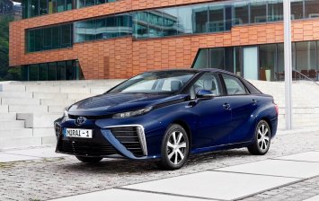 Toyota выпустила водородный автомобиль