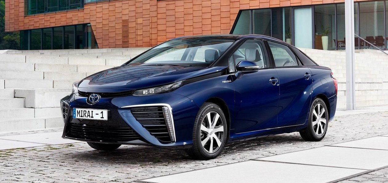 Toyota выпустила водородный автомобиль