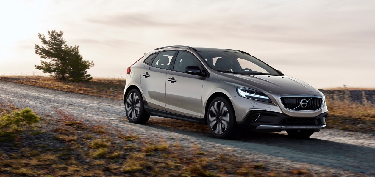 Женева 2016: Volvo «рассекретил» обновленный V40