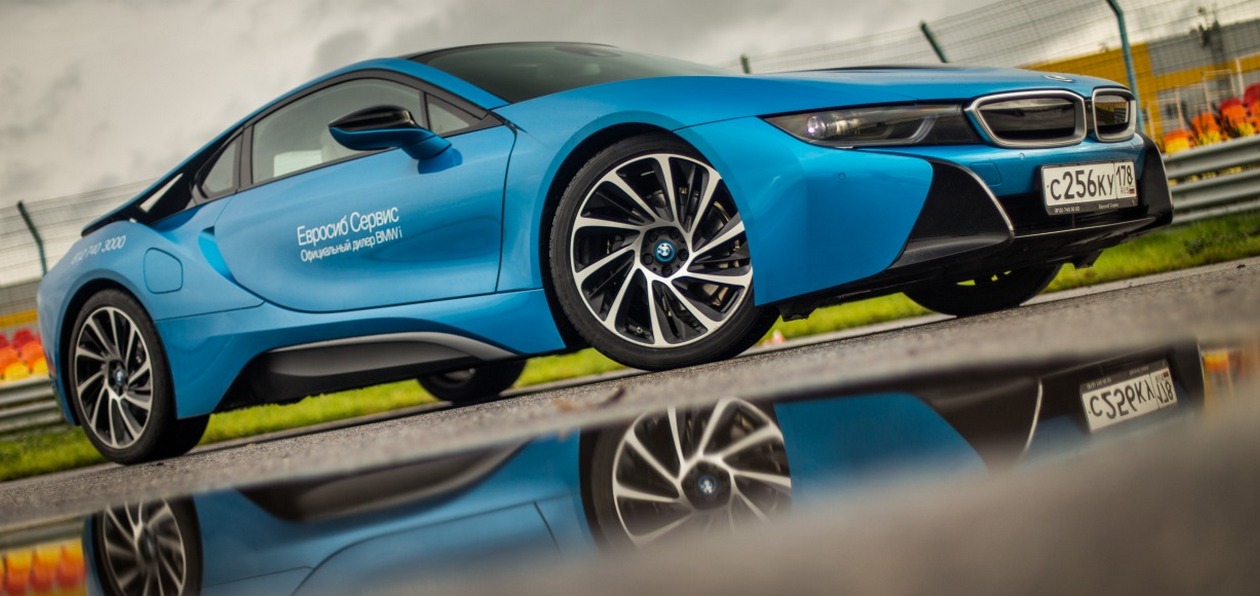 Тест-драйв суперкара BMW i8: овечка в волчьей шкуре?
