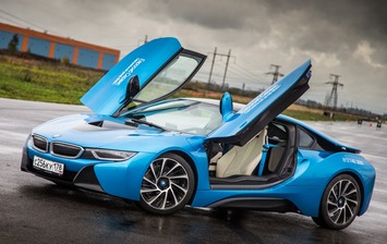Тест-драйв суперкара BMW i8: овечка в волчьей шкуре?