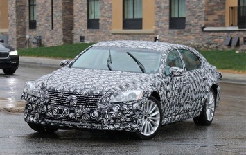 Появились шпионские фото нового Lexus