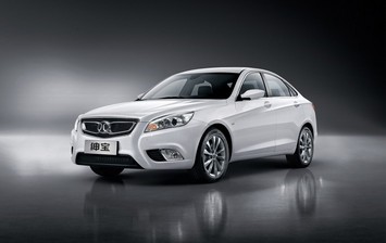 К нам «едет» китайский седан Senova на платформе Saab