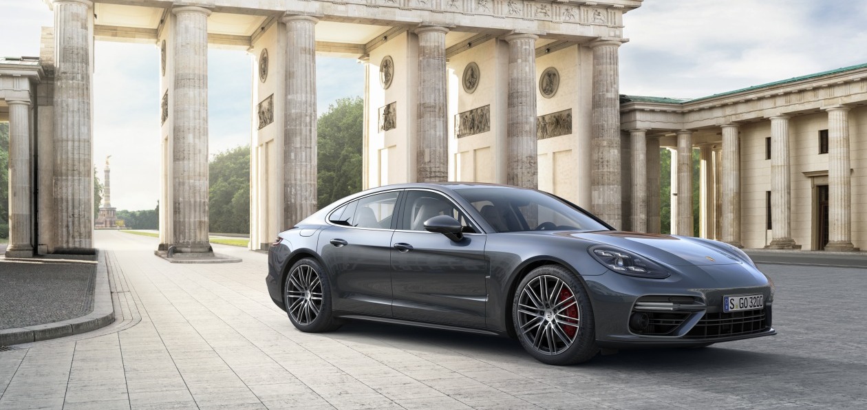 Porsche представил новое поколение Panamera
