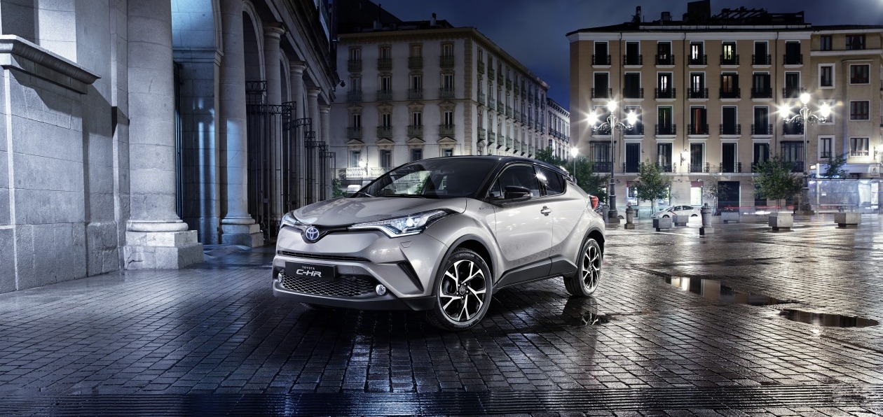 Toyota показала салон нового C-HR