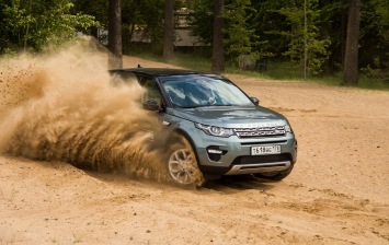 Jaguar Land Rover работает над внедорожным автопилотом